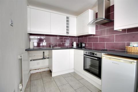 1 bedroom flat for sale, Dunraven Drive, Enfield