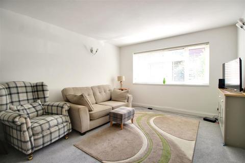 1 bedroom flat for sale, Dunraven Drive, Enfield