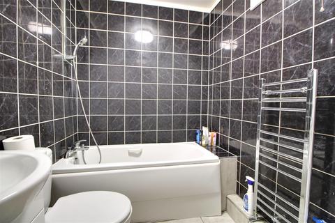 1 bedroom flat for sale, Dunraven Drive, Enfield