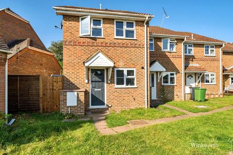 26 Hodges Close, Bagshot, GU19 5QS