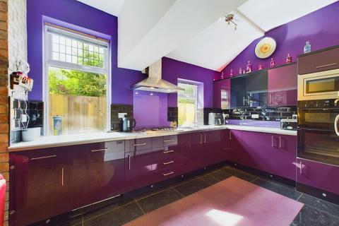 5 bedroom detached house for sale, Harpur Hill Road, Buxton