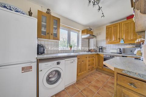 2 bedroom maisonette for sale, Bromhedge, Mottingham