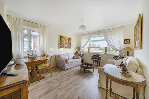 10 Bromhedge, London, SE9 3DZ