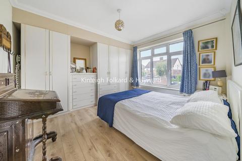 10 Bromhedge, London, SE9 3DZ