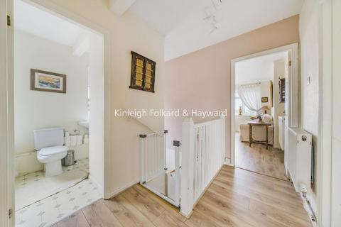 10 Bromhedge, London, SE9 3DZ