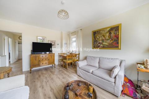 10 Bromhedge, London, SE9 3DZ
