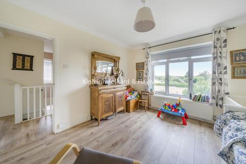 10 Bromhedge, London, SE9 3DZ