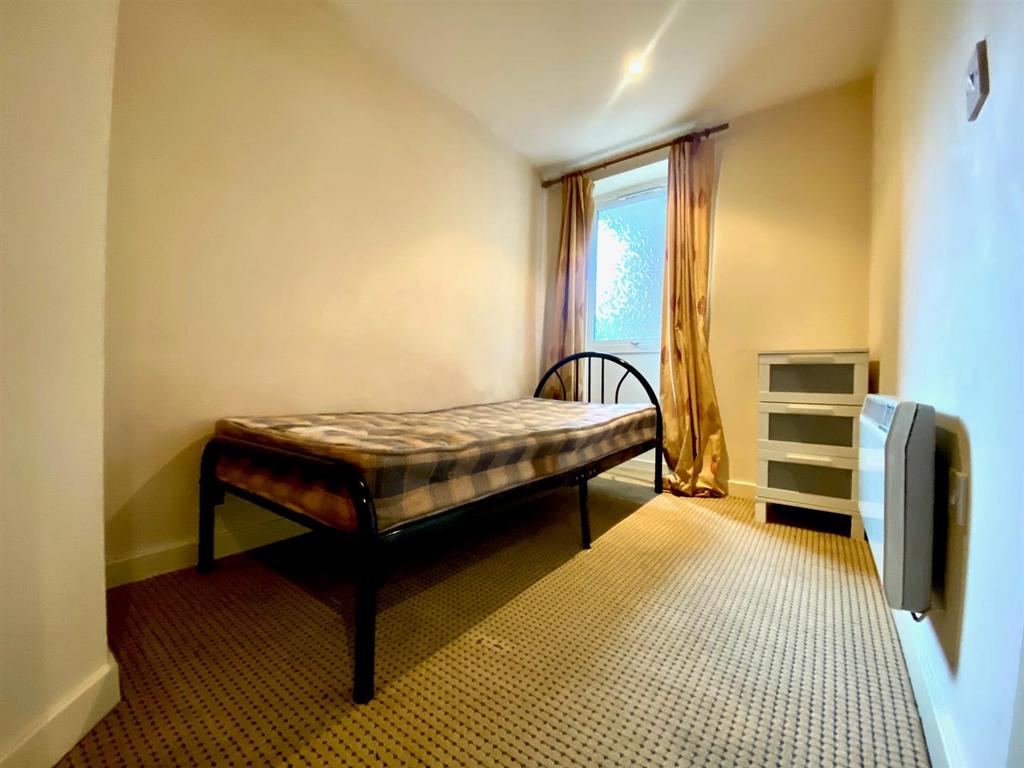 Bedroom 2.jpg