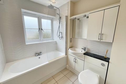 2 bedroom apartment to rent, Riverside, Boston PE21