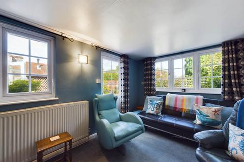 23 Chipperfield Road, Bovingdon, Hemel Hempstead, HP3 0JN
