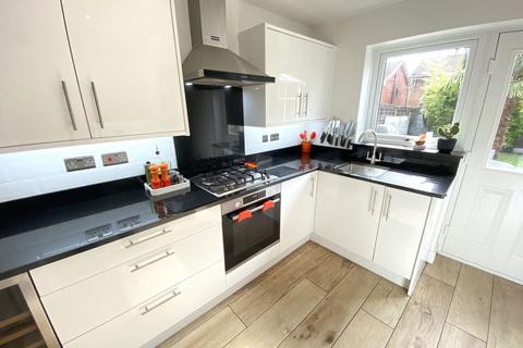 17 Ferguson Way, Oldham, OL4 2SX