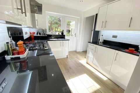 17 Ferguson Way, Oldham, OL4 2SX
