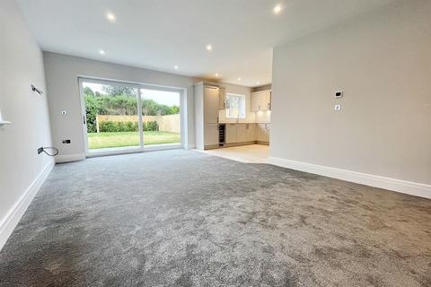 4 bedroom detached bungalow for sale, Christchurch