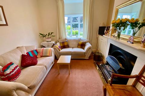 First Floor Flat, Moon Hill Cottage School Lane, Aberford, Leeds, LS25 3BU