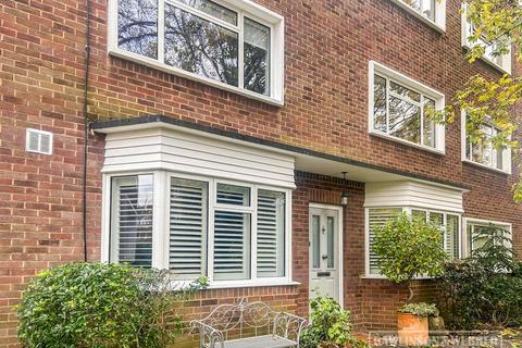 2 bedroom apartment for sale, Bridge Road, East Molesey KT8