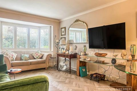 2 bedroom apartment for sale, Bridge Road, East Molesey KT8