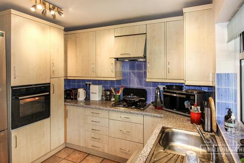 2 bedroom apartment for sale, Bridge Road, East Molesey KT8