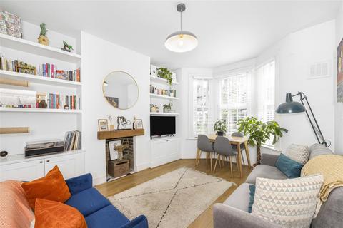 2 bedroom flat for sale, Scotts Road, London E10