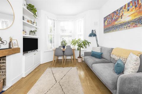 2 bedroom flat for sale, Scotts Road, London E10