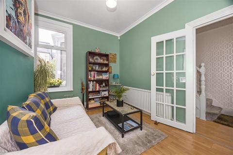14 Hampton Road, Leytonstone, London, E11 4BZ
