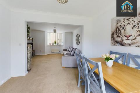 21 Grebe Way, Pickering, YO18 8TL