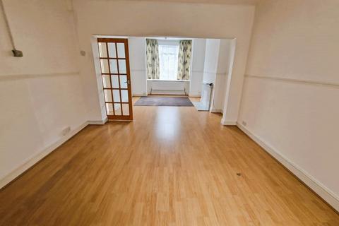 3 bedroom terraced house to rent, Harrow HA3