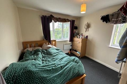 2 bedroom flat for sale, Battalion Way, THATCHAM RG19