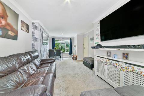 2 bedroom terraced house for sale, Chetwode Road, Tadworth