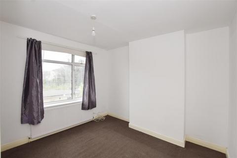 20b Woodside Close, Wembley, HA0 1UJ