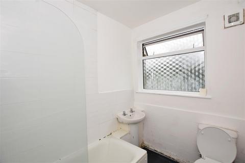 20b Woodside Close, Wembley, HA0 1UJ