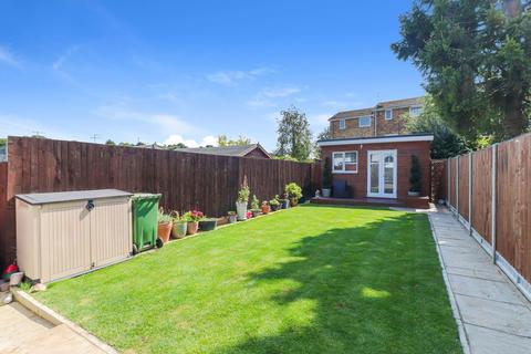 3 bedroom semi-detached house for sale, Vale Rise, Chesham HP5