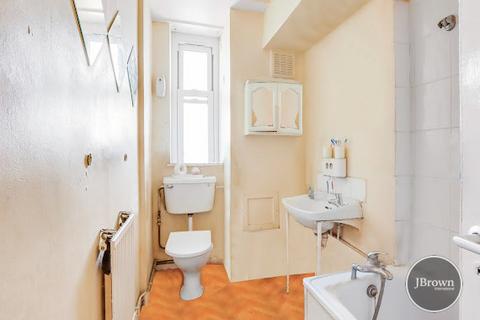 2 bedroom flat for sale, Nisbet House, Homerton High Street, London, E9