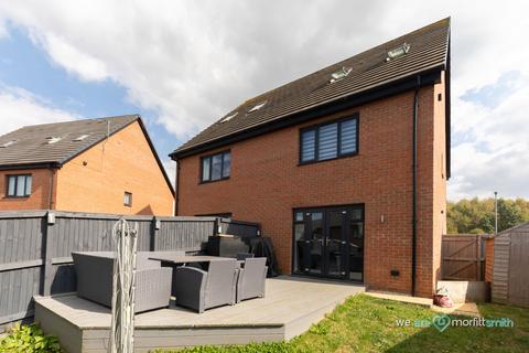 3 bedroom townhouse for sale, Eyam Way, Waverley, S60 8BQ