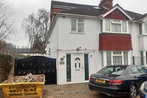 5 bedroom house for sale, Buckingham Avenue East, Slough