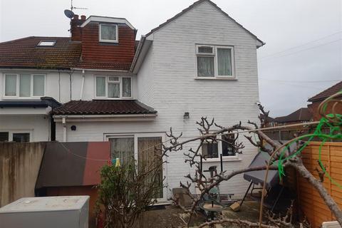 5 bedroom house for sale, Buckingham Avenue East, Slough