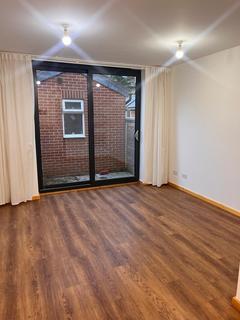 1 bedroom apartment to rent, Gunnersbury Lane, London