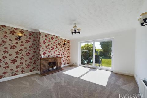 4 bedroom semi-detached bungalow for sale, Hackwood Lane, Basingstoke RG25