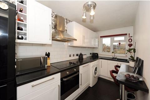 1 bedroom maisonette to rent, Wheatsheaf Close, Northolt UB5