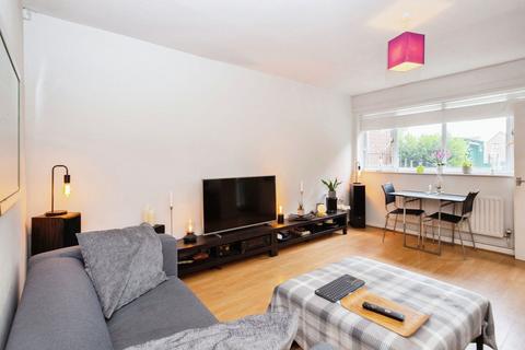 2 bedroom end of terrace house for sale, Winstanley Road, Manchester M40