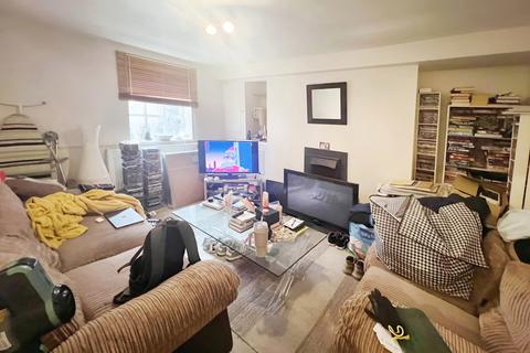 2 bedroom flat for sale, Basement Flat, Dale Court, 31 Dale Street, Leamington Spa, Warwickshire CV32 5HL