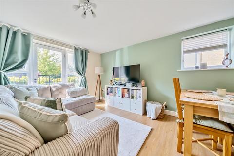 2 bedroom apartment for sale, Coral Park, Maidstone