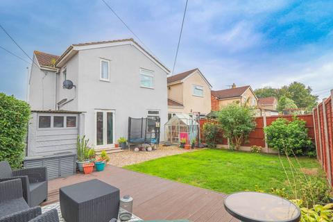 3 bedroom semi-detached house for sale, New Bristol Road - Deceptively Spacious Family Home