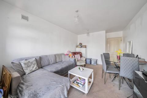 2 bedroom apartment for sale, Uxbridge Road, Hayes, Middlesex