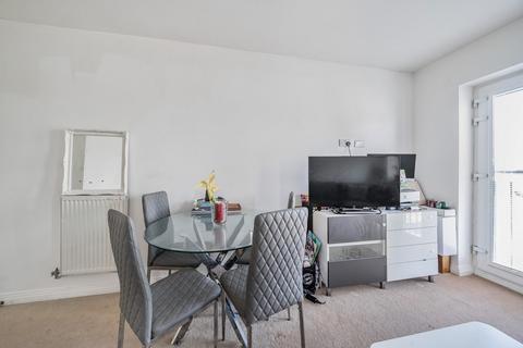 2 bedroom apartment for sale, Uxbridge Road, Hayes, Middlesex