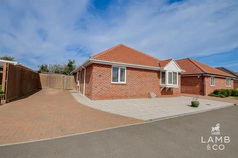 3 bedroom detached bungalow for sale, Foots Farm Lane, Great Clacton CO15