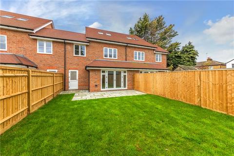 4 bedroom semi-detached house for sale, Beechcroft Close, Staines-upon-Thames, Surrey