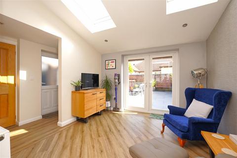 90 Yarlside Road, Barrow-in-furness, LA13 0EU