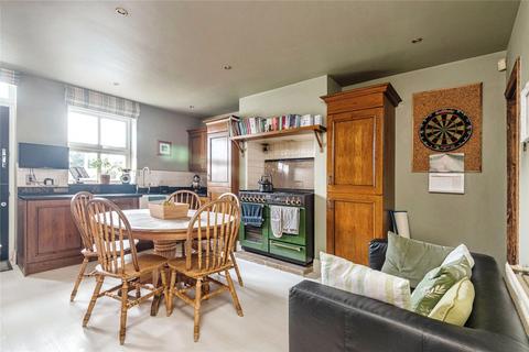 4 Cross Keys, Ossett, WF5 9SJ
