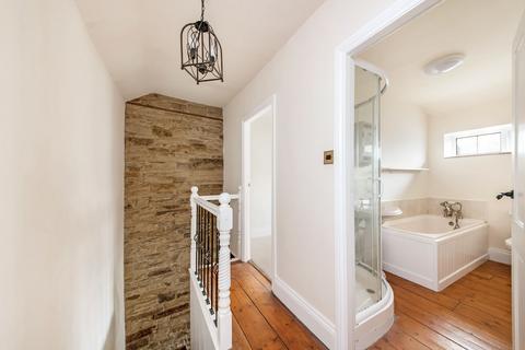 7 Lower Fold, Brighouse, HD6 3PN