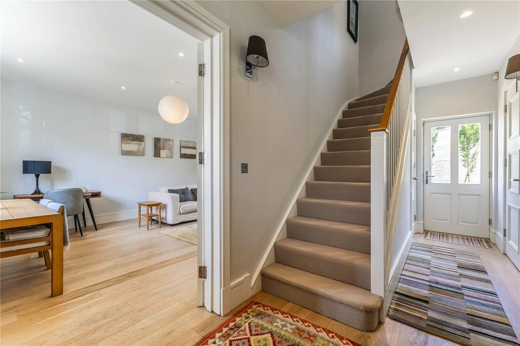 Entrance Hall/Stairs